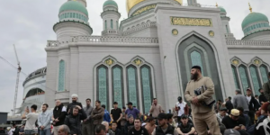 Курбан-байрам — можно, крестный ход — ни-ни. Что вообще творится?